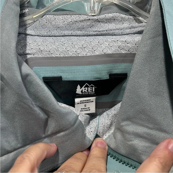 REI Women’s S Small Talusphere Rain Jacket Cool Aqua Light Teal NWT - Picture 9 of 9